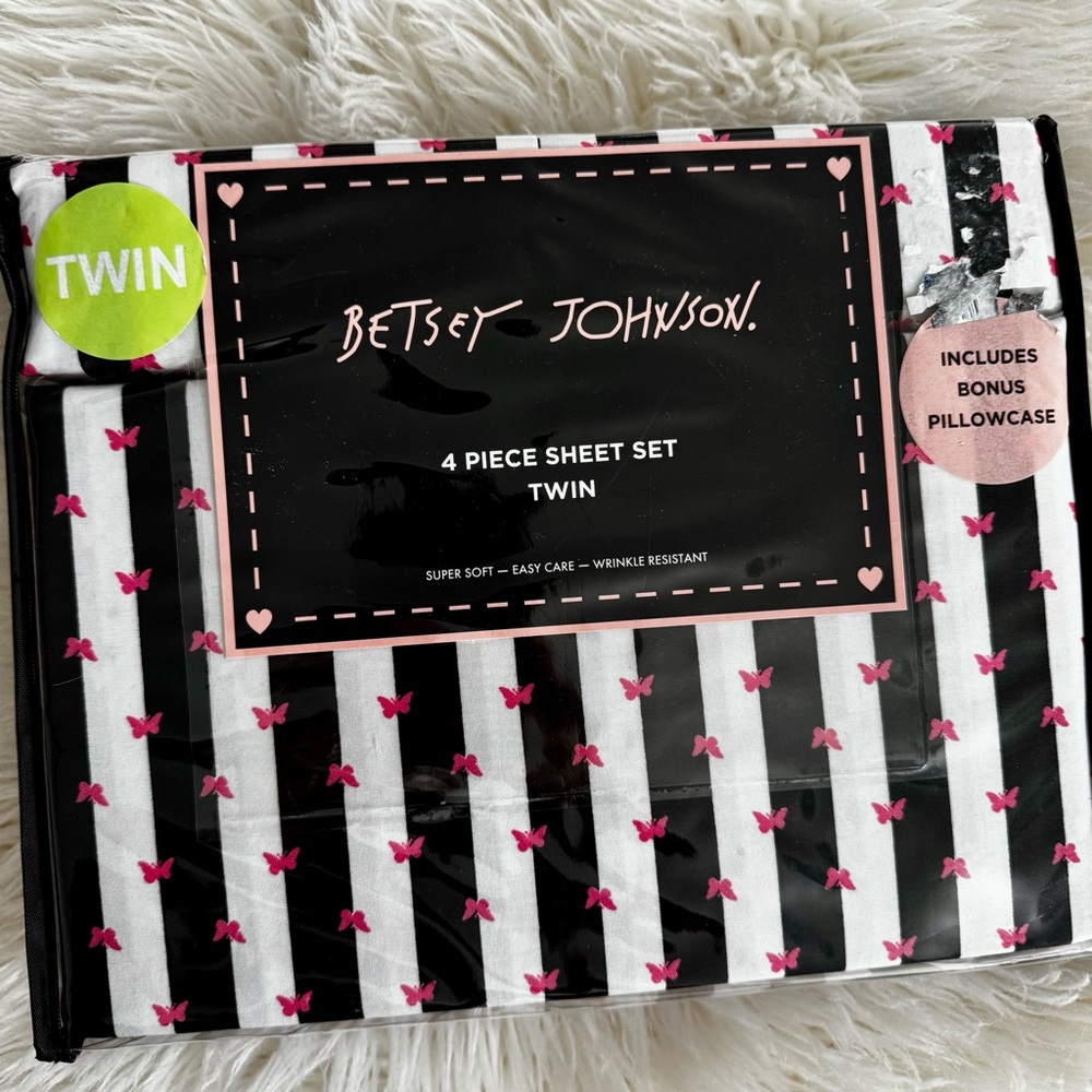 Betsey Johnson Black White Striped TWIN Sneet Set with small Pink Butterflies